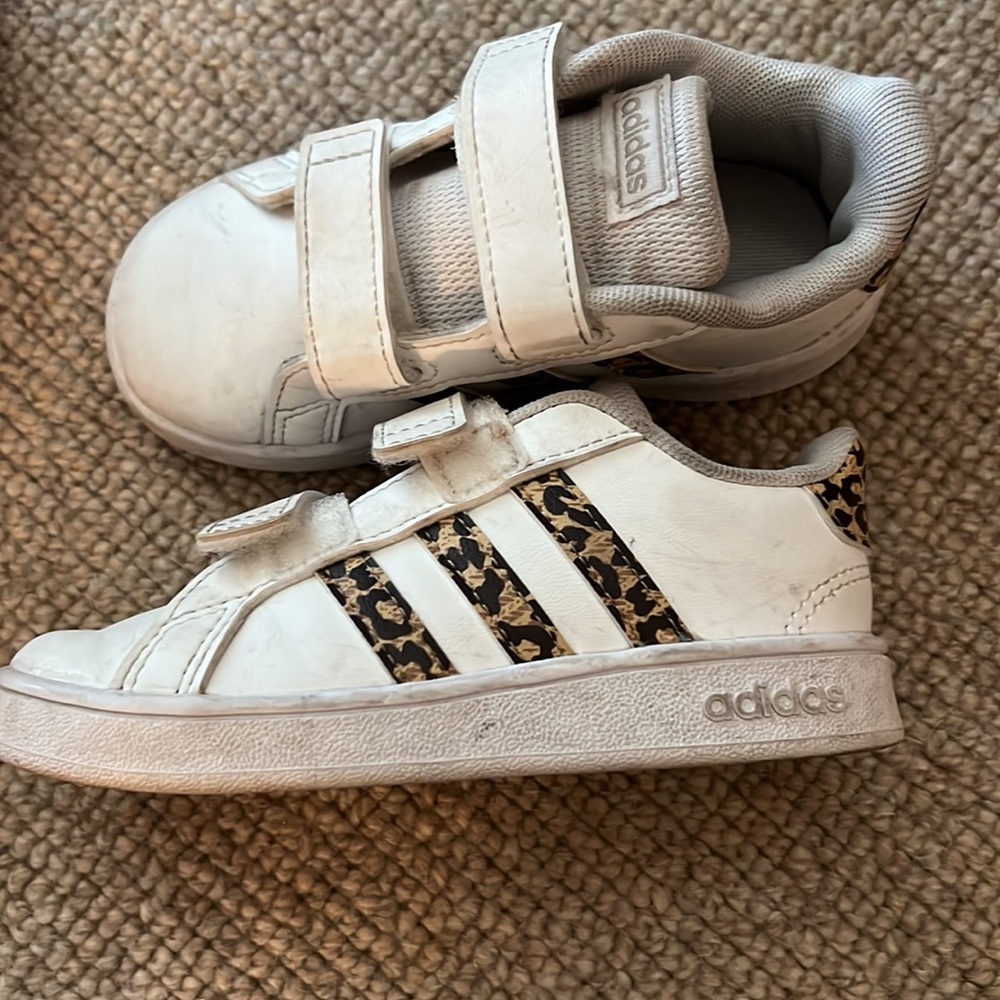 Leopard Adidas - Picture 3 of 3